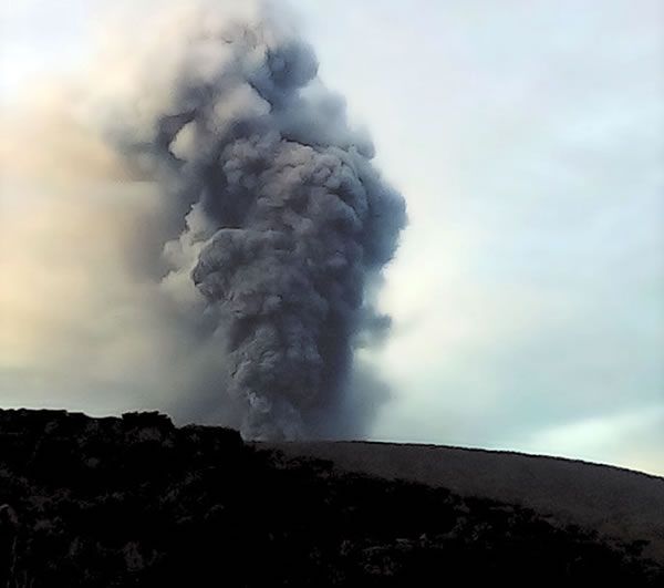 Marano Voui erupting